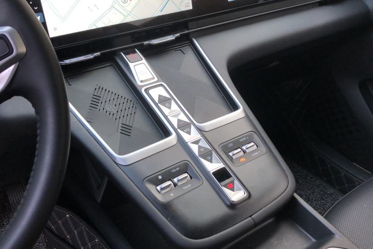 Used Haval Fierce Dragon Max 2023 1.5L Hi4 105 Four-Wheel Drive Smart Flagship Edition Interior 3