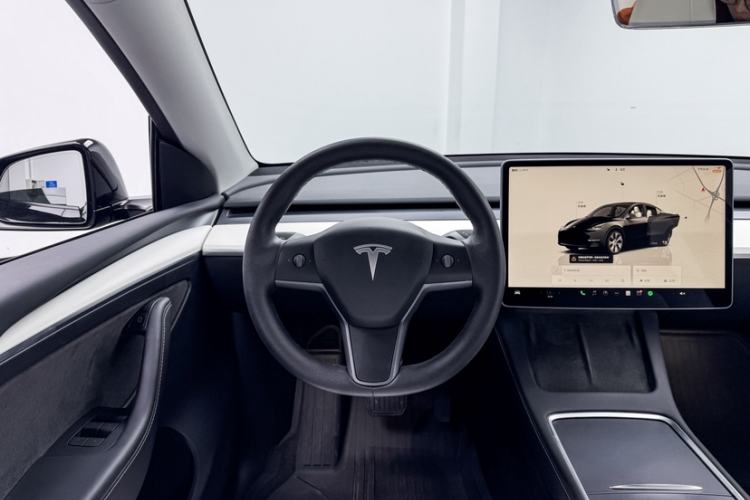 Used Tesla Model Y 2022 Rear-Wheel-Drive Version
