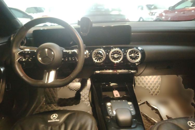 Used Mercedes-Benz A-Class 2023 A 200 L Fashion Model Center Console