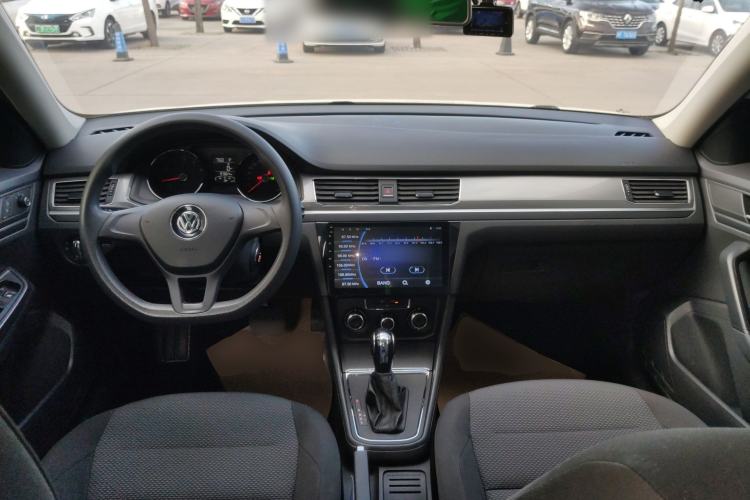 Used Volkswagen Bora 2016 1.6L Automatic Fashion Model