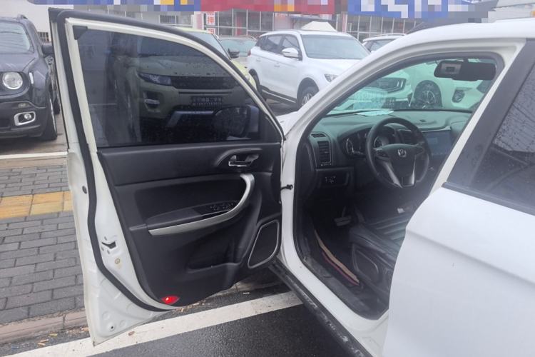 Used CHANGAN CS35 2012 1.6L Automatic Luxury Version China IV Standard
