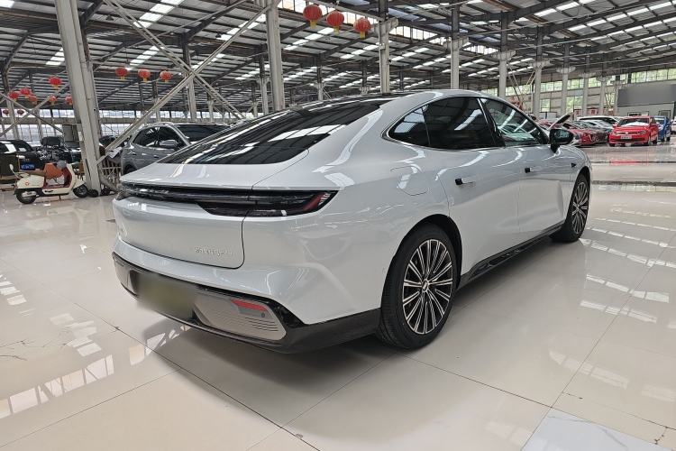 Used Geely Galaxy 8 2025 130km EM-i Flagship Edition Rear Right 45 Deg