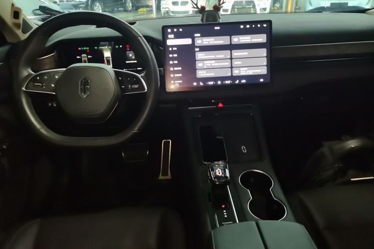 Used Hima AITO M5 2022 Pure Electric All-Wheel-Drive Performance Edition Center Console