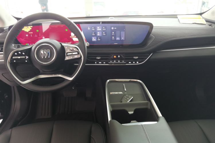 Used Buick LaCrosse 2025 28T Platinum Edition
