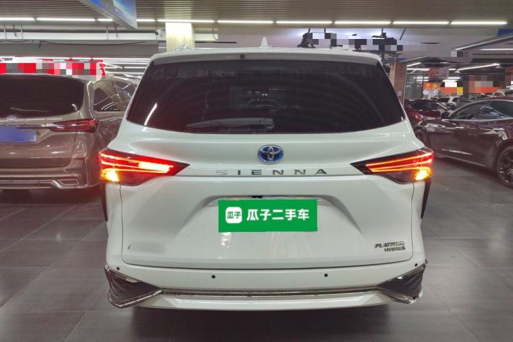 Used Toyota SIENNA 2023 2.5L Hybrid Platinum Edition Rear