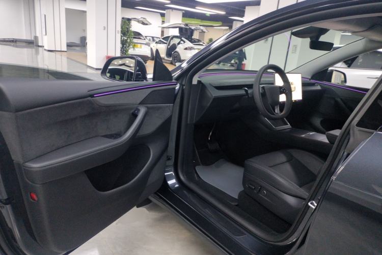 Used Tesla Model Y 2025 Long-Range All-Wheel Drive First Edition