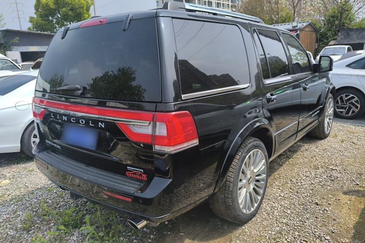 Used Lincoln Navigator 2016 3.5T AWD Rear Right 45 Deg