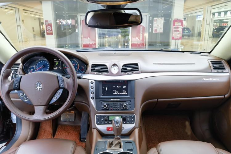 Used Maserati GranTurismo 2007 4.2L Standard Edition Interior 1