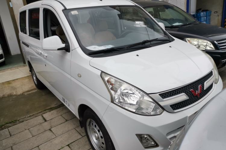 Used Wuling Rongguang V 2015 1.5L Base Version Front Right 45 Deg