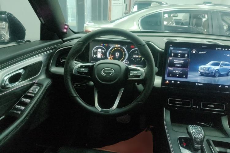 Used GAC Trumpchi GS8 2022 Linghang Series 2.0 TGDI Two-Wheel-Drive Luxury Smart Connectivity Version (7 Seats)