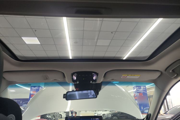 Used Toyota Venza 2023 2.0L CVT Two-Wheel Drive Prestige Version Headliner