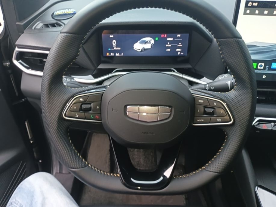 Geely Auto Coolray 2025 Bin Yue L 1.5T DCT Starlight Edition — снимка 15
