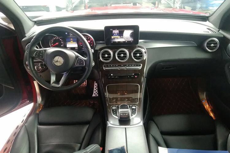 Used Mercedes-Benz GLC 2016 GLC 260 4MATIC Dynamic Edition Center Console