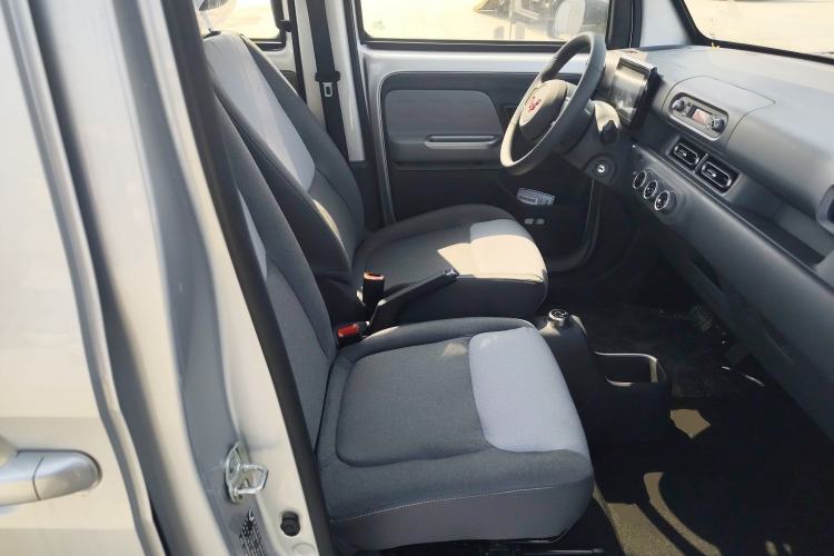 Used Wuling Zhiguang New Energy 2025 Model 305km Ambitious Edition