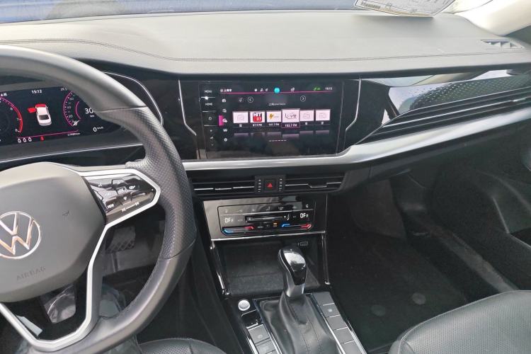 Used Volkswagen Passat 2023 330TSI Starry Luxury Edition
