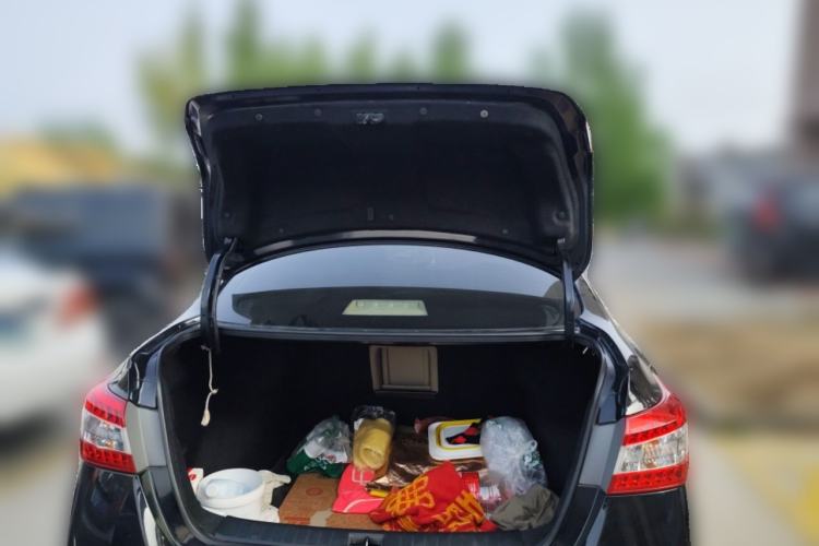 Used Nissan Sylphy 2012 1.6 XL Manual Luxury Edition Trunk