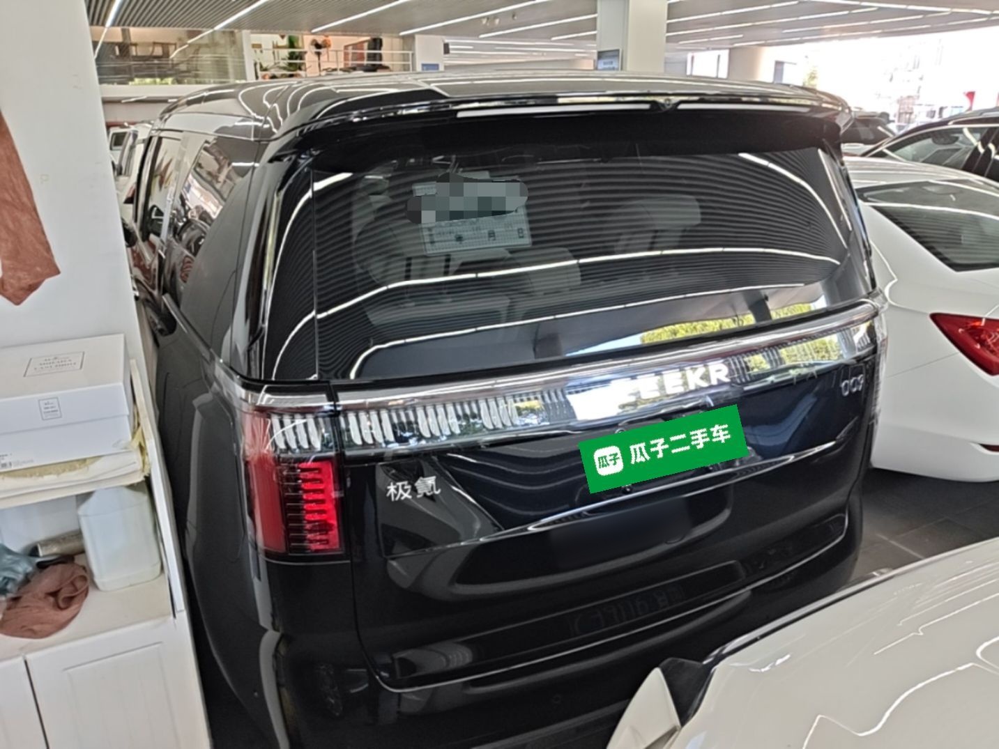 Zeekr 009 2024 7-Seater Aisle Version 108 kWh — снимка 5