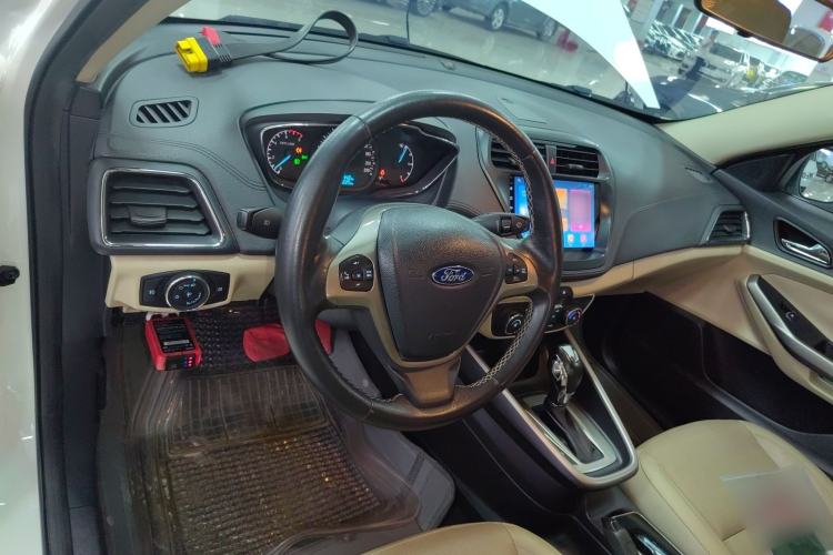 Used Ford Escort 2015 1.5L Automatic Fashion Model
