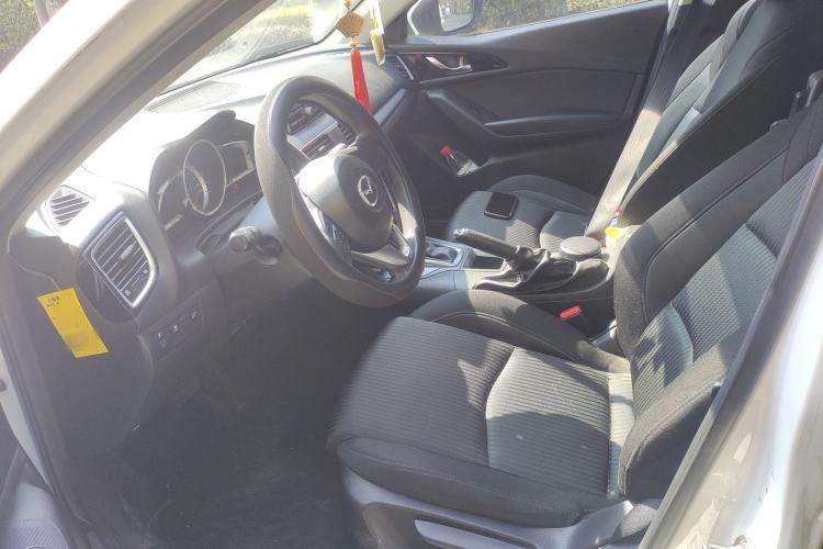 Used Mazda 3 Axela 2016 Sedan 1.5L Automatic Comfort Model