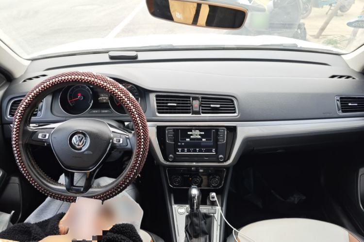 Used Volkswagen Cross Lavida 2017 230TSI DSG Luxury Edition
