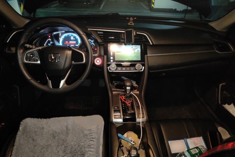 Used Honda Civic 2016 220TURBO CVT Luxury Edition Center Console