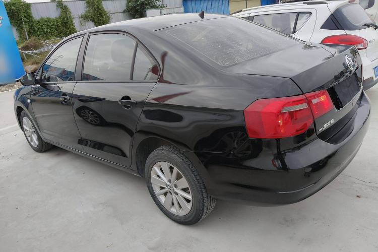 Used Volkswagen Jetta 2015 1.6L Manual Comfort Model