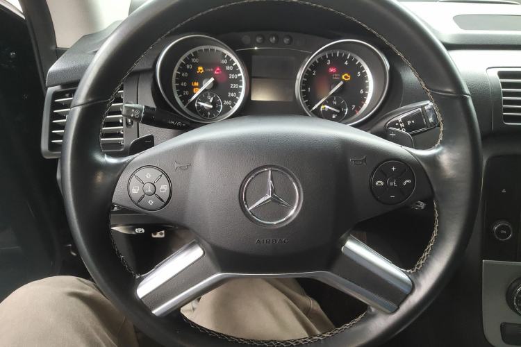 Used Mercedes-Benz R-Class 2014 R 320 4MATIC Business Model Steering Wheel