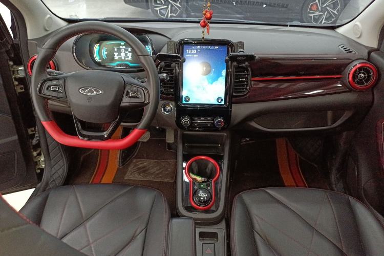 Used Chery QQ Little Ant 2023 251km True Love Edition Lithium Iron Phosphate Center Console