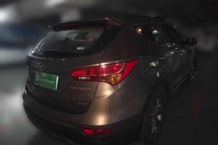 Used Hyundai Santa Fe 2013 2.4L Automatic 4x4 Smart Version Rear Right 45 Deg