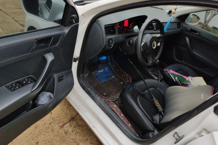 Used Volkswagen Santana 2013 1.6L Automatic Fashion Edition
