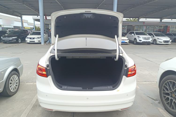 Used Ford Escort 2015 1.5L Automatic Fashion Model