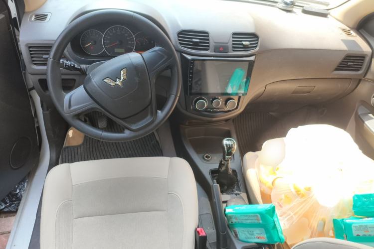 Used Wuling Hongguang 2014 1.5L S Standard Version
