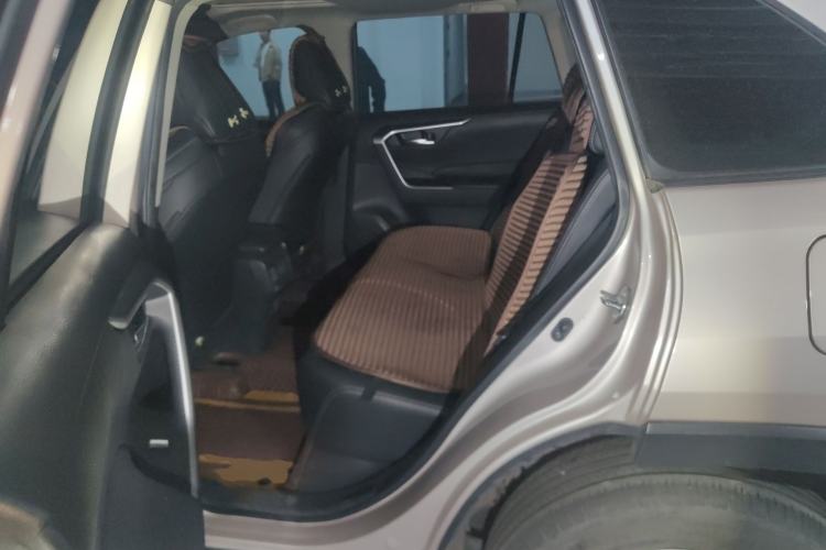 Used Toyota Wildlander 2020 2.0L CVT Two-Wheel Drive Luxury Edition Left Rear Seat