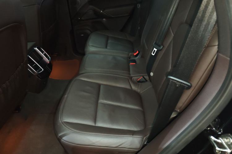 Used Porsche Cayenne 2014 Cayenne Platinum Edition 3.0T Left Rear Seat