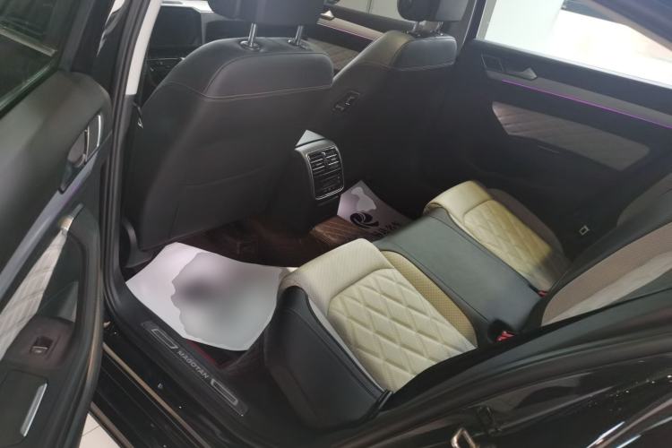 Used Volkswagen Magotan 2024 2 Million Units Zhongxiang Version 330TSI DSG Luxury Edition