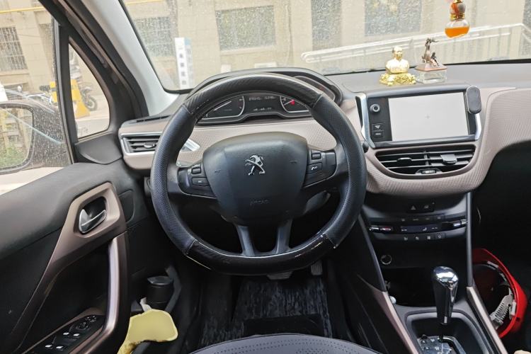 Used Peugeot 2008 2014 1.6L Automatic Fashion Edition Steering Wheel