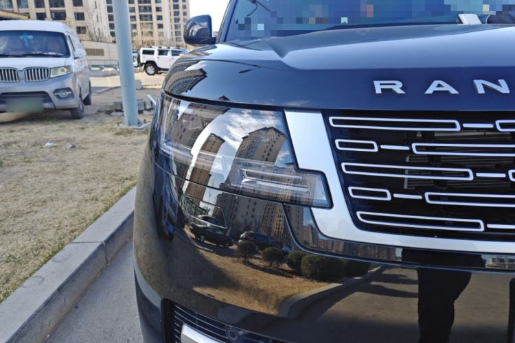 Used Land Rover Range 2023 3.0 L6 400 PS Extended Long-Wheelbase Version Right Front Headlight