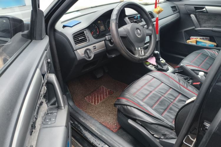 Used Volkswagen Lavida 2013 Revised Classic 1.6L Automatic Fashion Edition Driver Seat