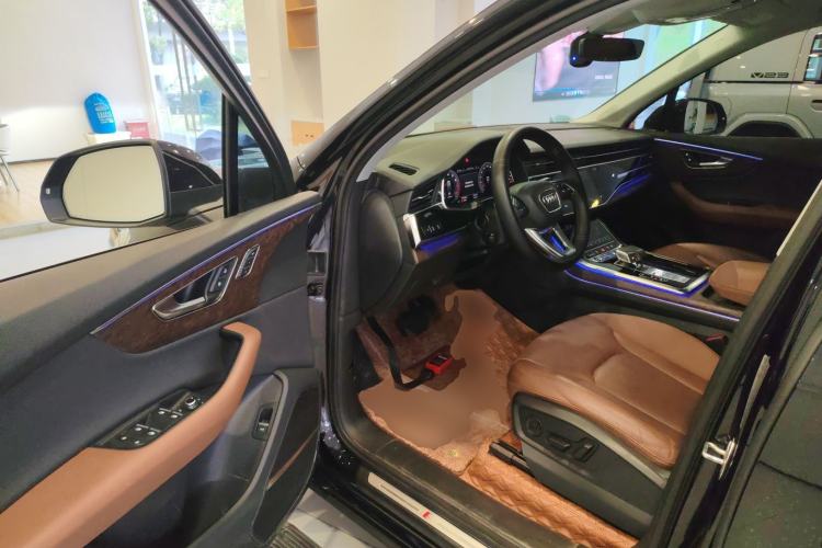 Used Audi Q7 2021 55 TFSI quattro S line Sport model