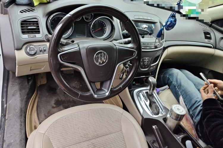 Used Buick Regal 2015 2.0L Leading Fashion Edition