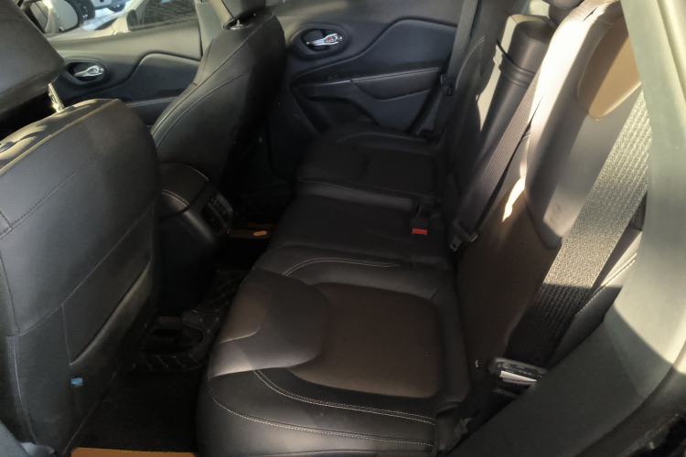 Used Jeep Cherokee 2017 2.0L Superior Edition