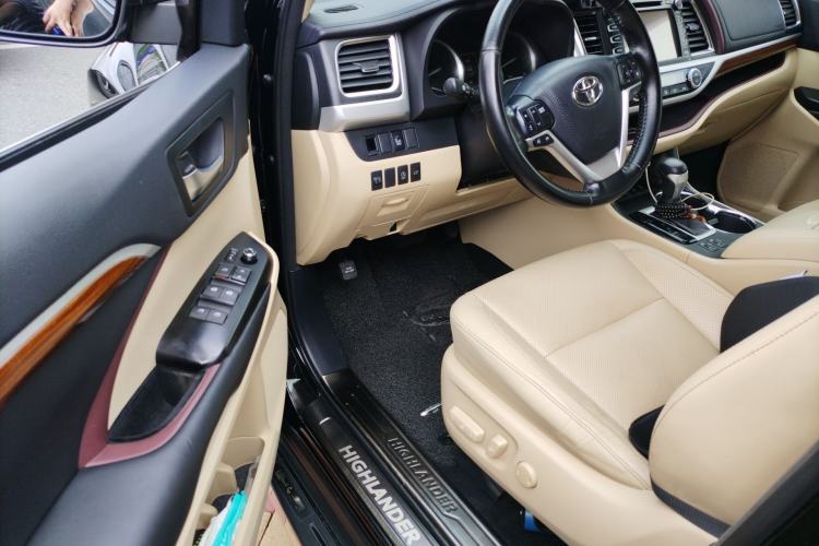 Used Toyota Highlander 2017 2.0T Four-Wheel Drive Luxury Edition 7 Seats