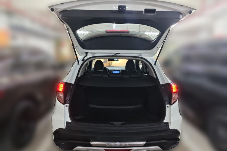 Used Honda Vezel 2016 1.8L CVT Front-Wheel Drive Pioneer Edition Trunk