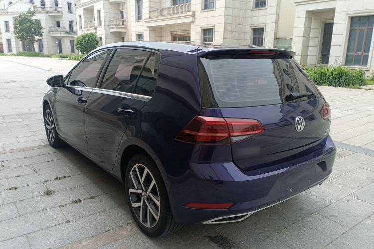 Used Volkswagen Golf 2018 230TSI Automatic Luxury Version
