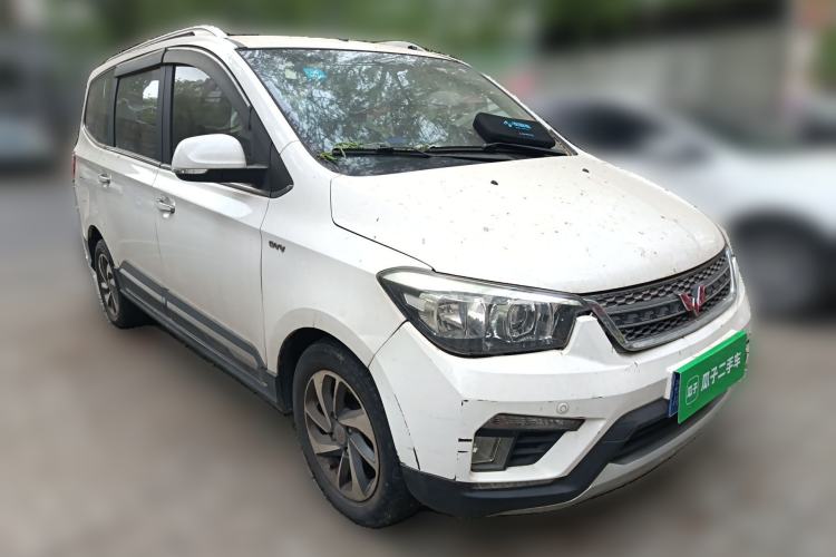 Used Wuling Hongguang 2016 1.5L S1 Deluxe Model China V-standard Front Right 45 Deg