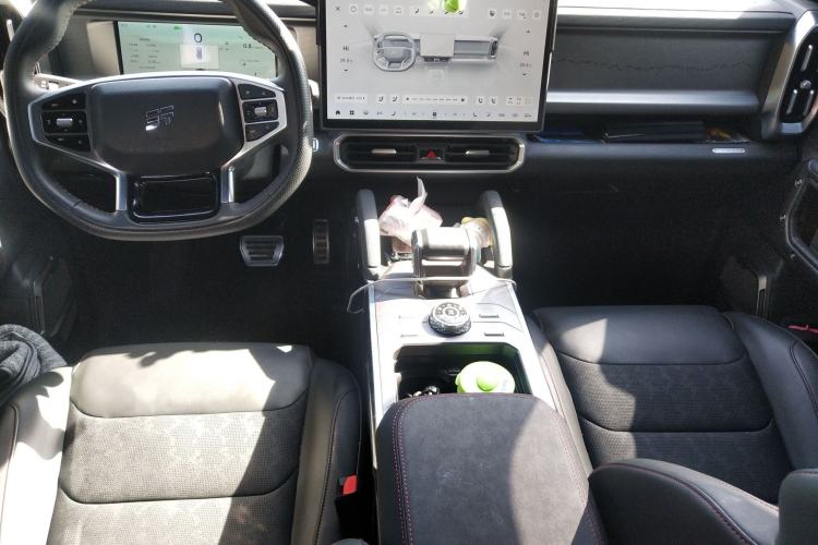 Used JETOUR Traveler 2023 2.0T All-Wheel Drive CrossPRO+ Center Console