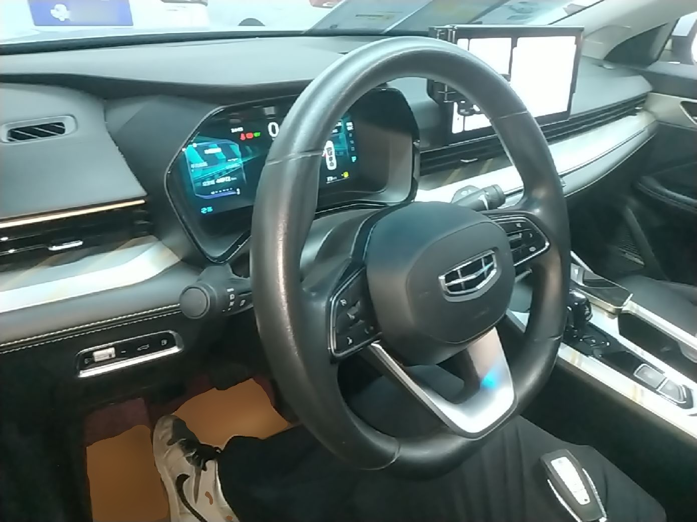 Geely Auto Emgrand L HiP 2024 Longteng Edition 1.5TD-DHT Pro 100KM Superior Model — снимка 12