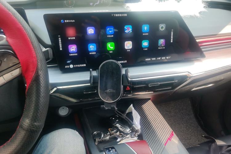 Used CHANGAN OSHAN Z6 2023 Blue Whale 1.5T DCT Smart Luxury Model
