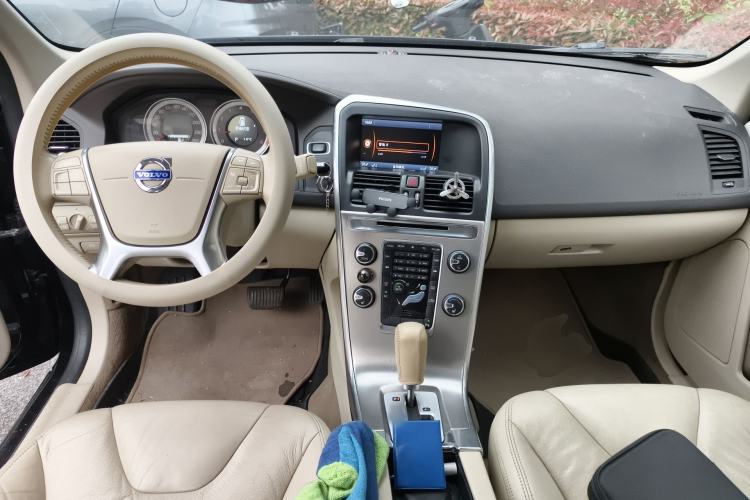 Used Volvo XC60 2012 T5 Zhiya Edition Center Console