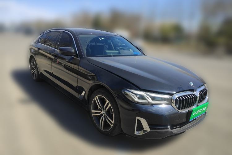 Used BMW 5 Series 2022 530Li Leading Luxury Package Front Right 45 Deg